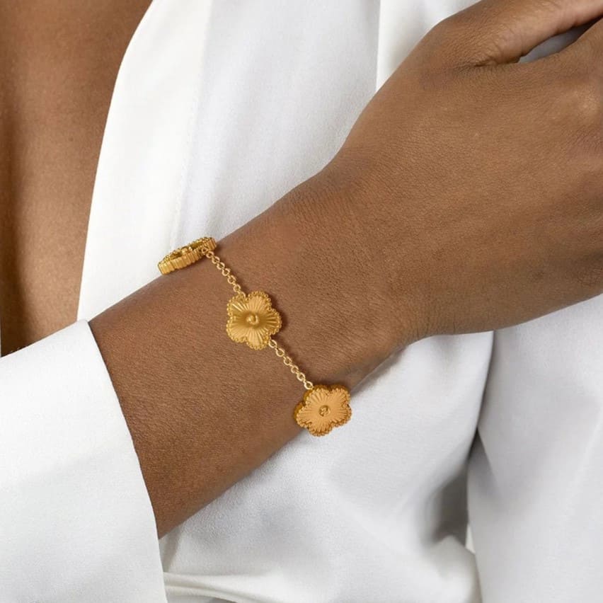 Elegantes Glücksarmband für Frauen mit Pflanzen-Charm